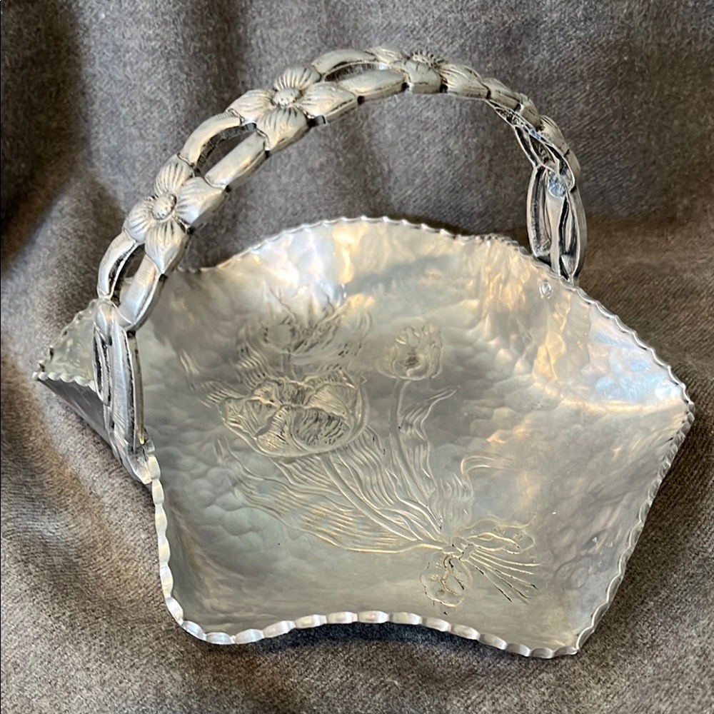 Rodney Kent Aluminum Tulip Basket